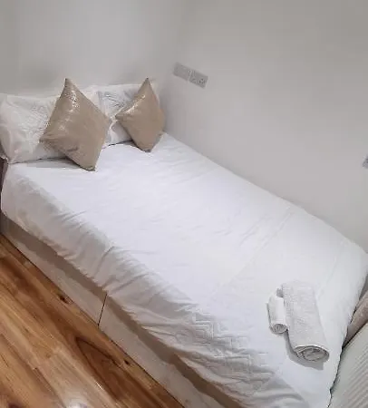 Beautiful Rooms With Free On Street Parking In Sydenham London Exterior photo
