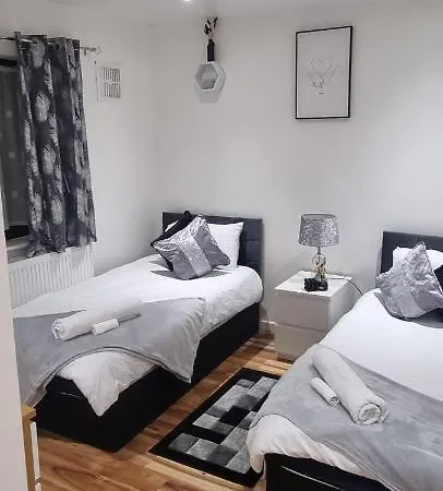 Beautiful Rooms With Free On Street Parking In Sydenham London Exterior photo