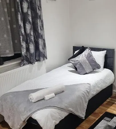 Beautiful Rooms With Free On Street Parking In Sydenham London Exterior photo
