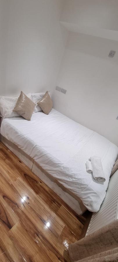 Homestay Beautiful With Free On Street Parking In Sydenham