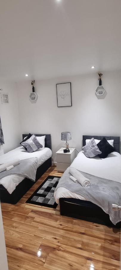 Beautiful With Free On Street Parking In Sydenham * London